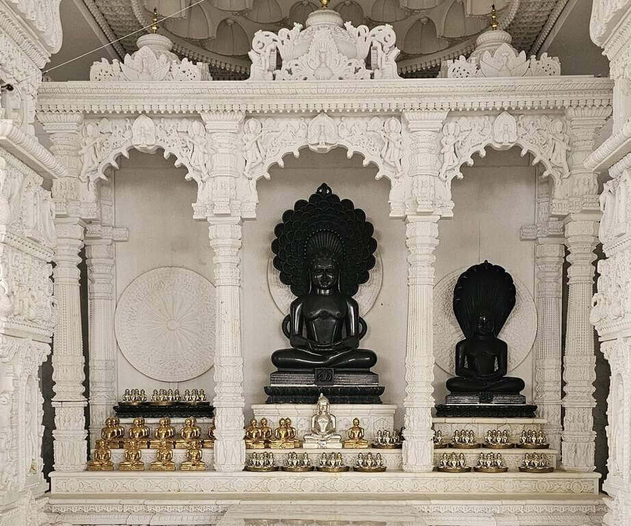 Parshvnath Temple Vedi - Marble Platform Delhi for Bhagwan Moorti Rana Pratap Bagh